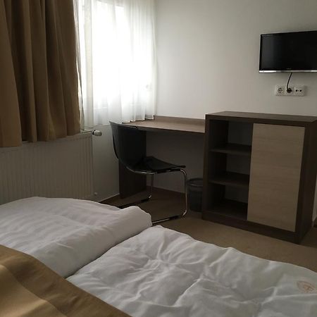 Tuenderfatyol**** Szallodahajo Abádszalók Exterior foto